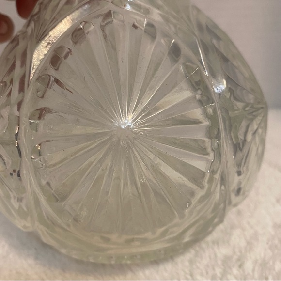 𝅺STARBURST Patterned Glass bud vase​​​​​ - Picture 2 of 5
